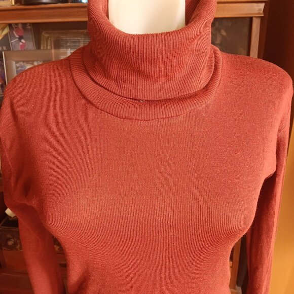 Medium Vintage Turtleneck Sweater Women's Rossini 1970's Italian Rust Boho Mom - Picture 1 of 6